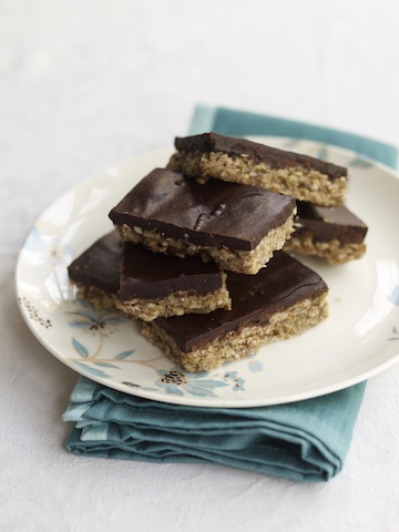 chocolate-chip-oat-protein-bar