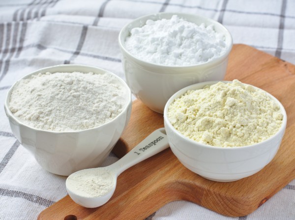 bowls of gluten free flour