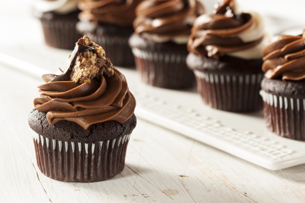 chocolate icing on cupcakes