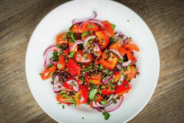 lentil tomato and red pepper salad (1)