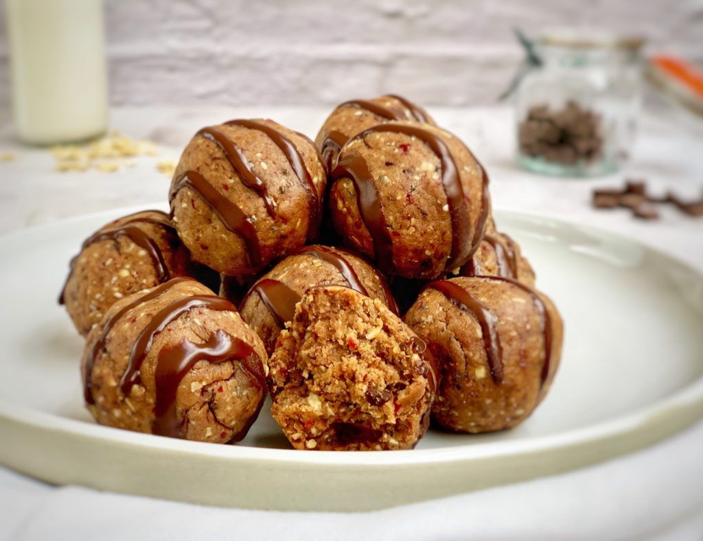 Chocolate Oat Protein Balls