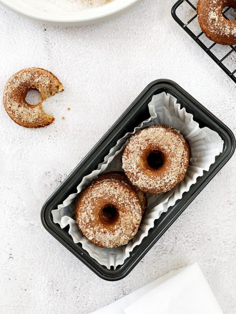 Baked in the oven these delicious little doughnuts are gluten free and paleo. Packed with flavour the addition of apple puree helps provide natural sweetness and keeps them wonderfully moist. I used xylitol to keep the sugar content low. Coconut sugar or erythritol could also be used. Print Recipe Lime Green Beauty Shake Prep Time … Read more 		
			
				To access this content, you must purchase 4 Week Menopause Program (and access to Lean & Nourish Club), Happy Guts 4 week Low FODMAP Programme (and access to Lean and Nourish Club), 4 Week Menopause Program (and access to Lean & Nourish Club) – Menopause, Lean & Nourish Membership & 21 day Kick Start Programme or Lean & Nourish Membership & 21 day Kick Start Programme – Member.